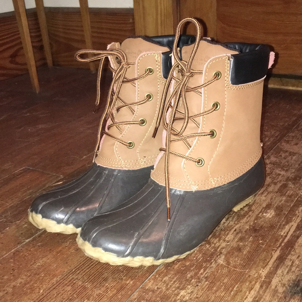 Barely worn cute duck boots